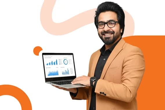 Fawad Mohsin presenting results on a laptop